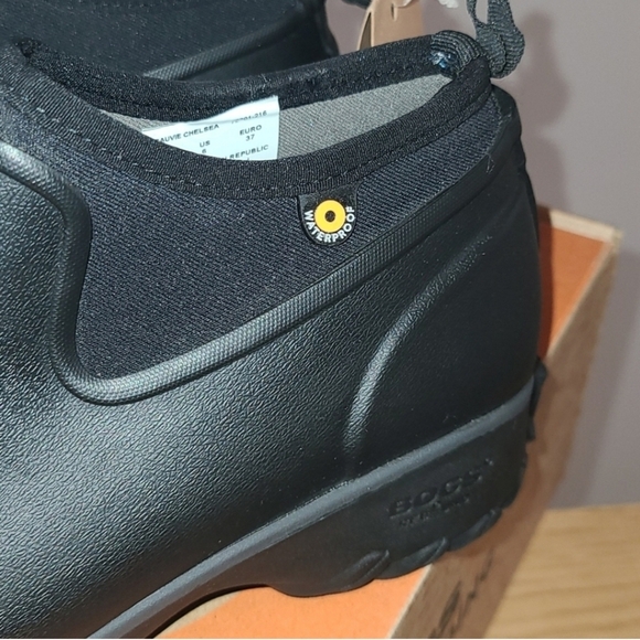 Bogs Sauvie Chelsea Boots - Picture 4 of 6